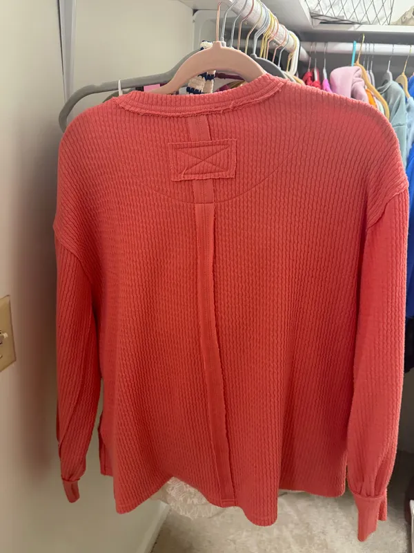 pink sweater - Image 2