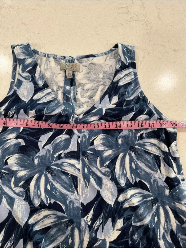 Sleeveless Navy and White Floral High-Low Dress - Image 7