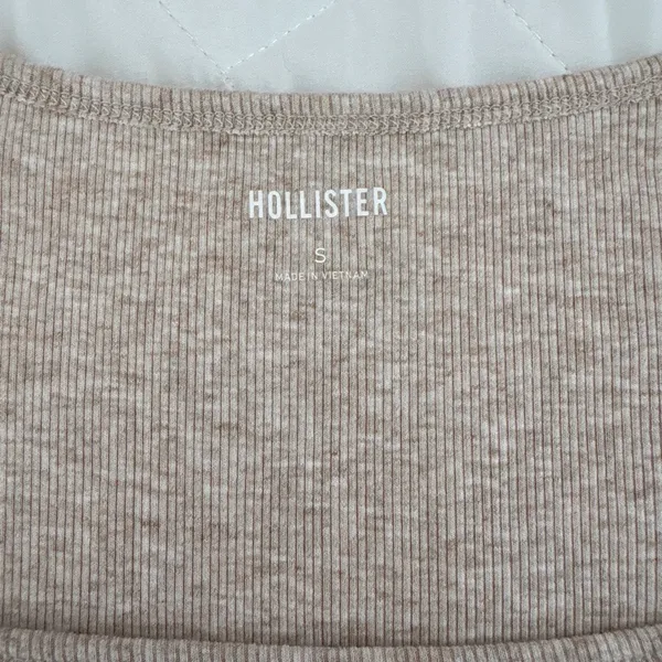 Hollister Baby Tee - Image 3