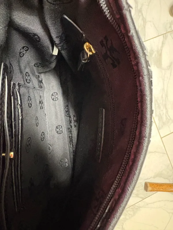 Tory Burch Black Purse Crossbody - Image 11