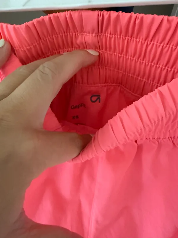 Gap Mid-Rise Shorts - Image 3