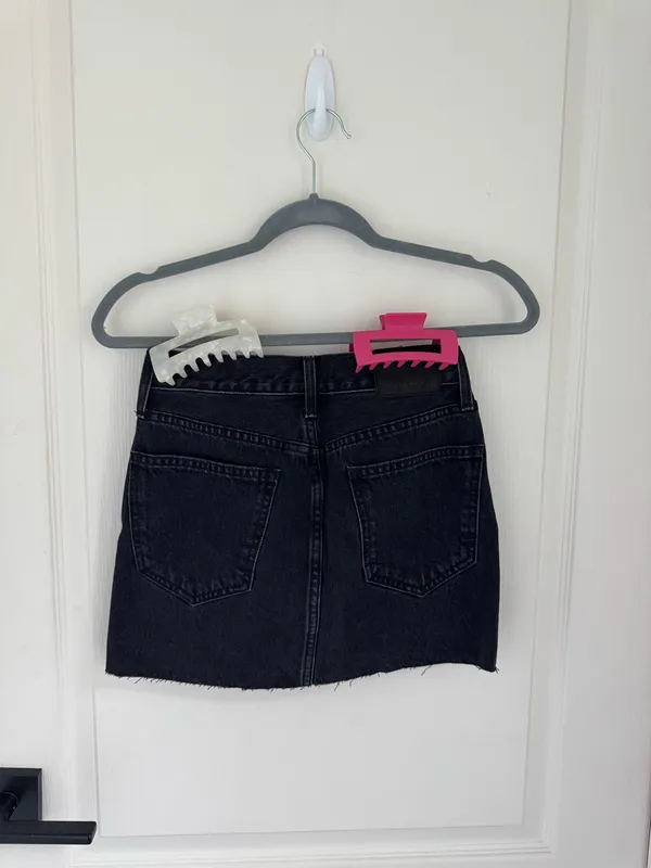 Aritzia Denim Forum The ‘90s Ricci Denim Skirt in Black Eyeliner - Image 2