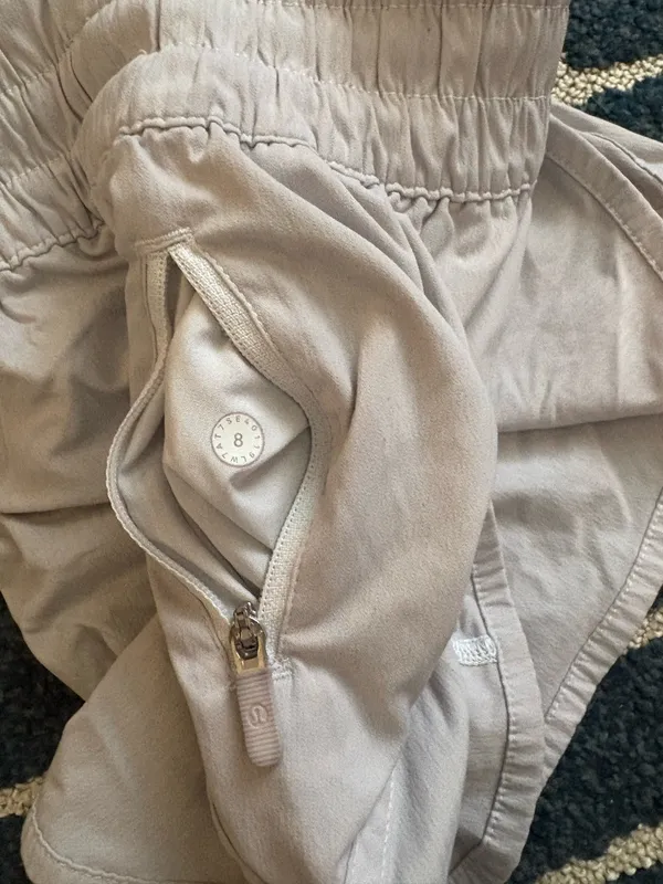 Lululemon Shorts Track That 3" White High-Rise - Image 4
