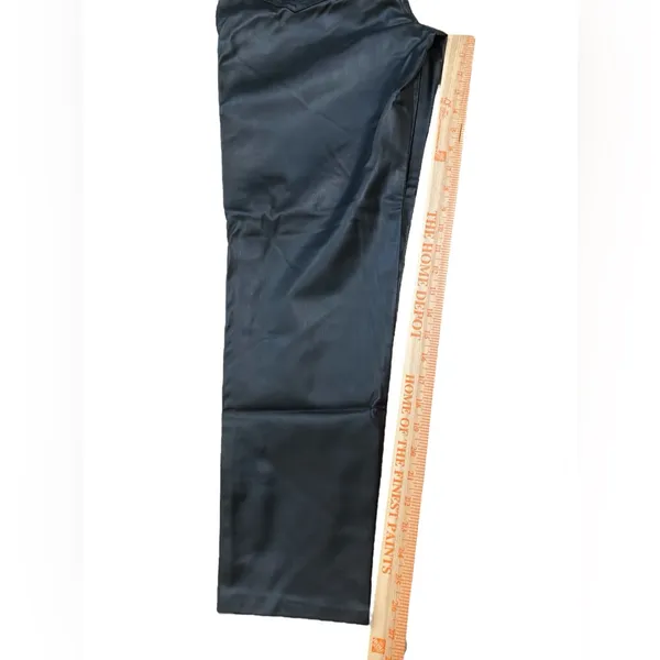Everyday Capsule Zara blogger Fave minimalist black faux leather pants - Image 5