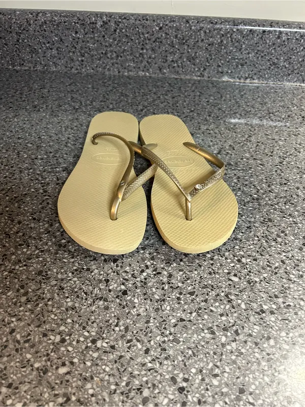 Havaianas Slim Flip Flops in Metallic Gold - Image 3