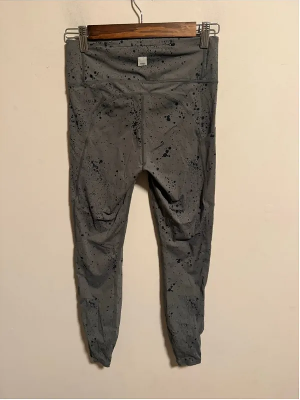 Vuori Stride Legging Oregano Splatter Pocket- Size Small - Image 4