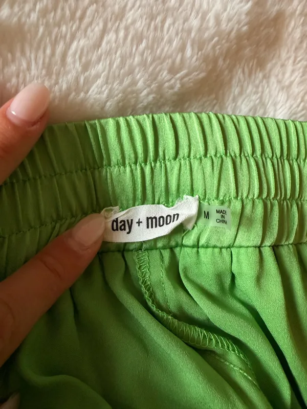 Day and Moon Green Silk Skirt Size M - Image 3