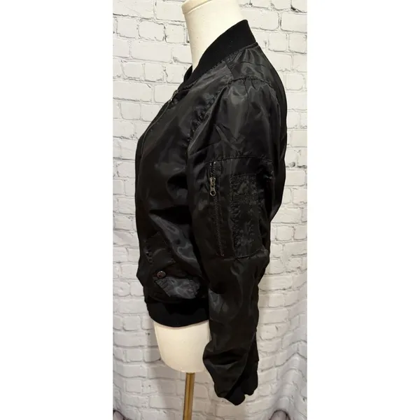 Red Fox Black Bomber Full Zip Jacket Size Small - Image 3