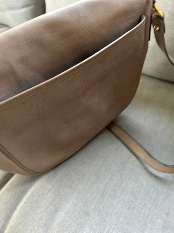 Vintage tan leather Hartmann crossbody bag old money gold tone hardware - Image 10