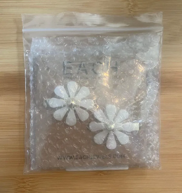Each Jewels Mother Of Pearl Flower Barrette Clips NWT - Image 2