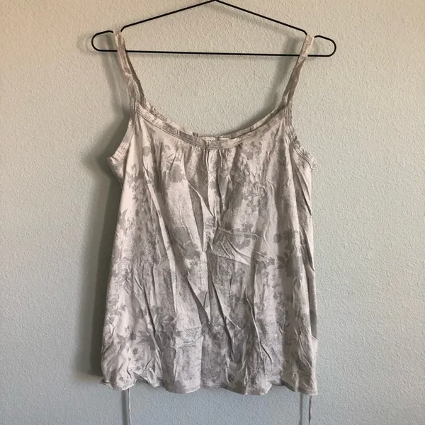 Abercrombie & Fitch Grey with Floral Print Tank. Size Medium - Image 3