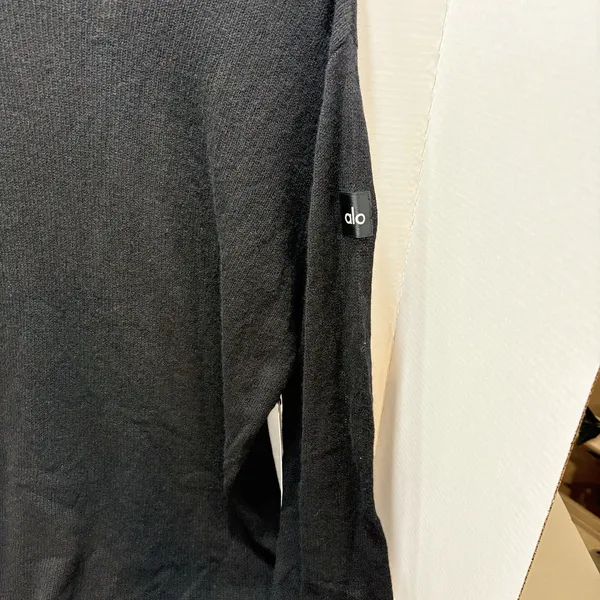 NWT Alo Yoga Cashmere Reform Long Sleeve Top Black Sweater L 100% Pure Luxury - Image 2