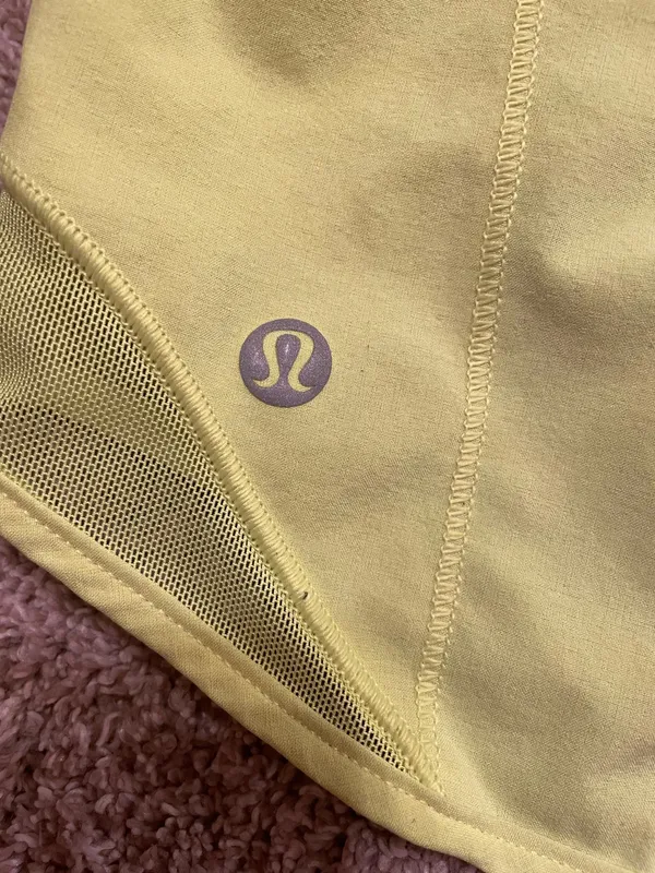 Lululemon Shorts Hotty Hot Size 8 Reg - Image 3