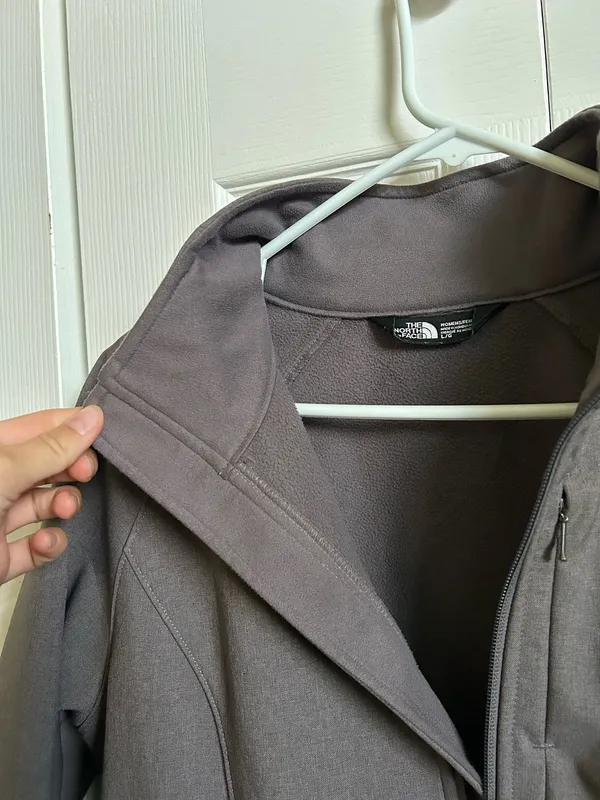 The North Face Women’s Jacket Full-Zip - Image 2