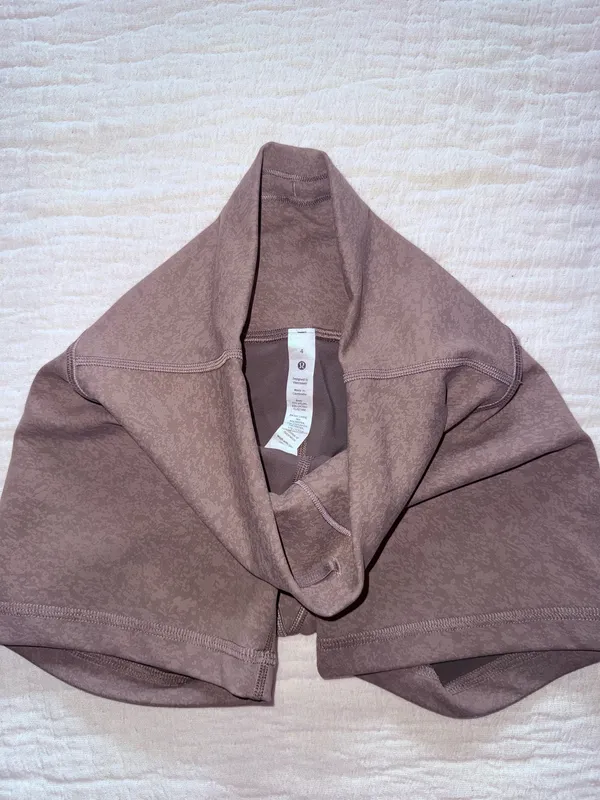 Lululemon Wunder train shorts 4” - Image 3