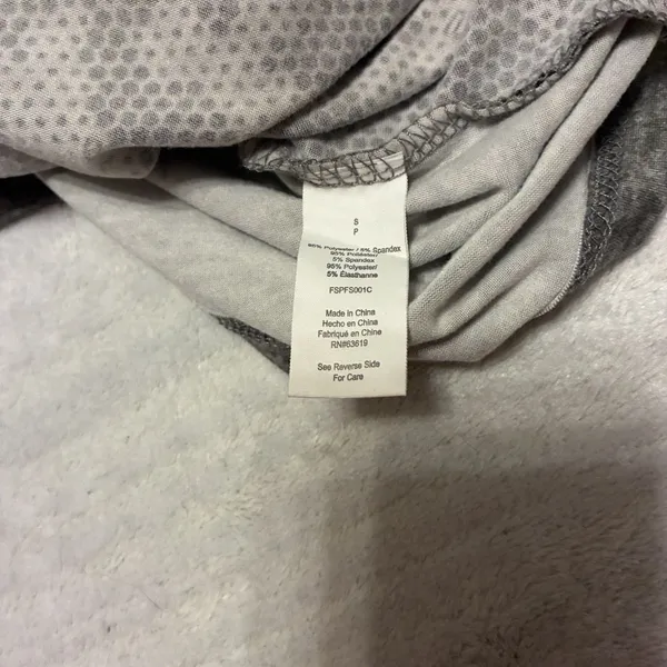 Spyder Heather Gray Active Top Oversized S Soft Camouflage MSRP $68 - Image 4