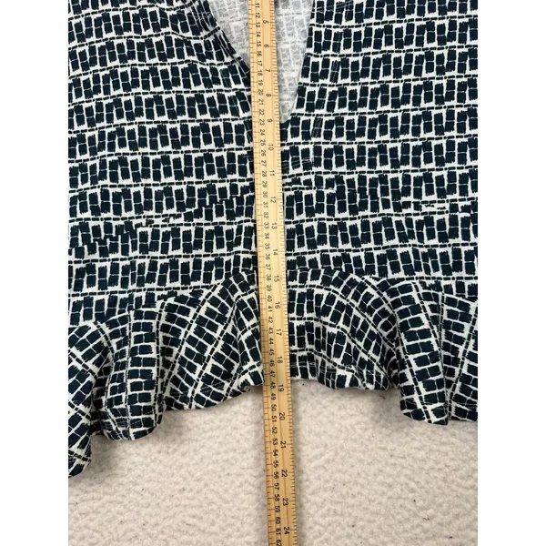 Anthropologie Blouse Womens XS Deep Green‎ Geometric Ruffle Hem Cropped V Neck - Image 6