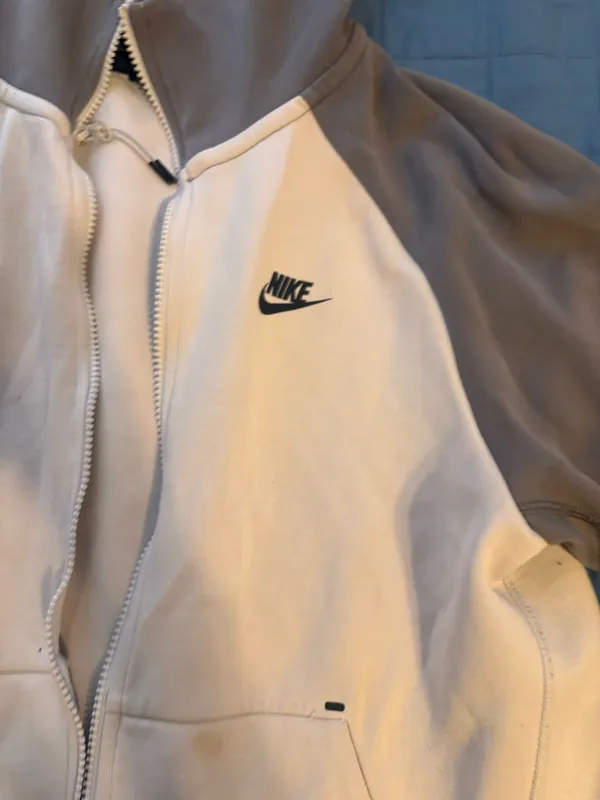 Grey and white Nike tech medium - Image 4