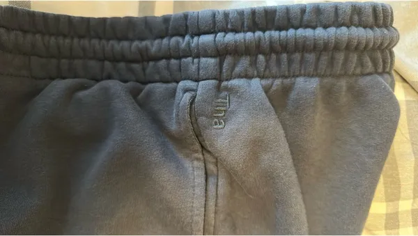 Aritzia TNA Sweatpants Airy AF Fleece Jogger - Image 4