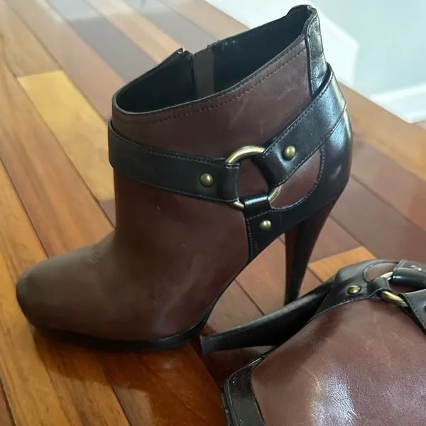 Cole Haan Ankle Boots High Heel Booties Two Tone Brown Leather Side Zip Buckle - Image 2