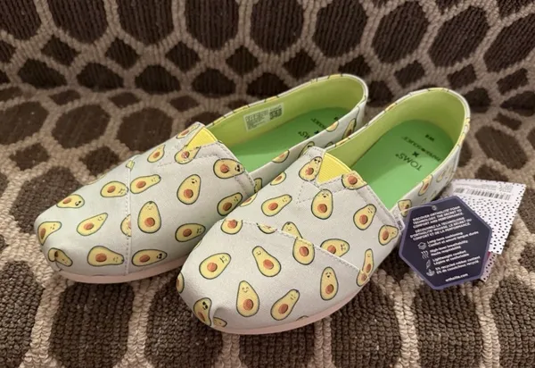 TOMS Alpargata Avocadoes Size 8 Slip On Casual Vegan Canvas Limited Edition - Image 3