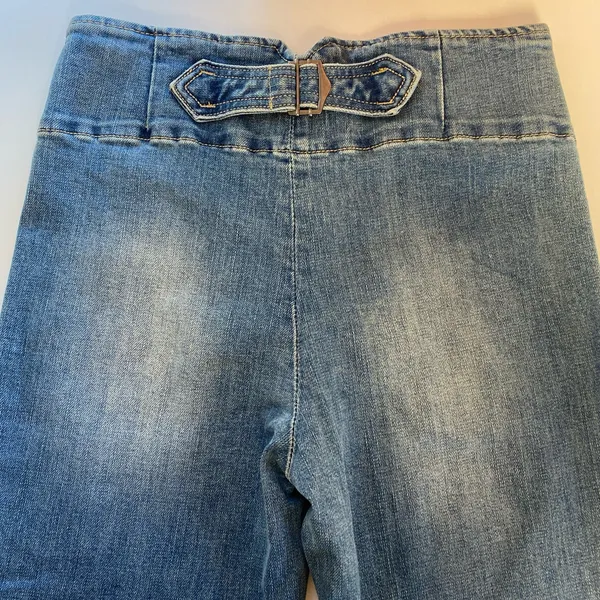 Wishlist High Rise Bell Bottom Flare Raw Hem Light Wash Jeans - Size Small - Image 9