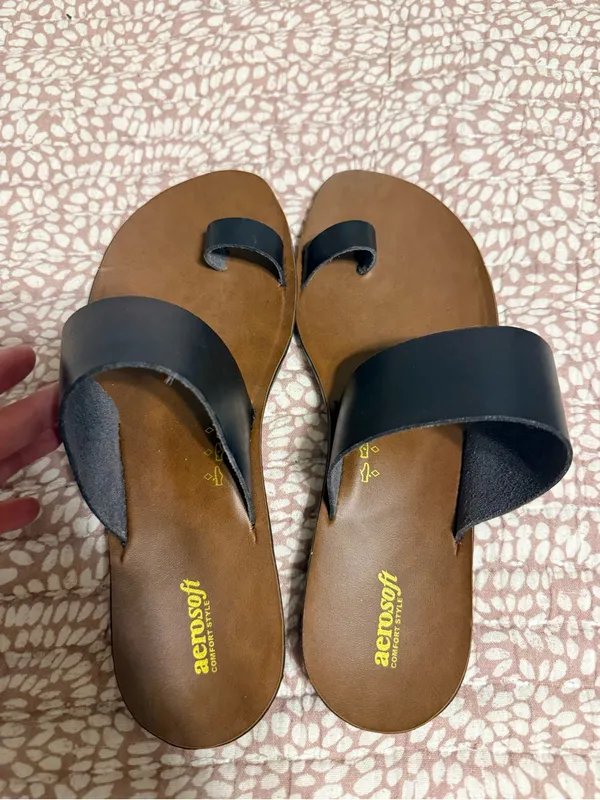 Aerosoft comfort style black sandal size 39 - Image 2
