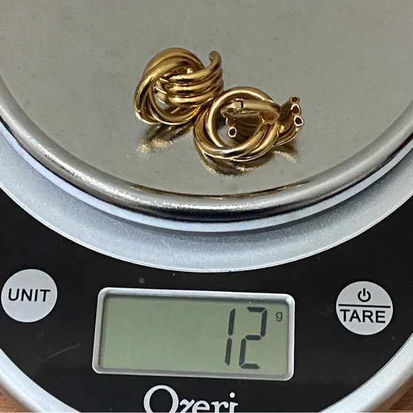 Vintage Gold Tone Grooved Tube Interlocking Knot Modern Chunky Clip On Earrings - Image 11
