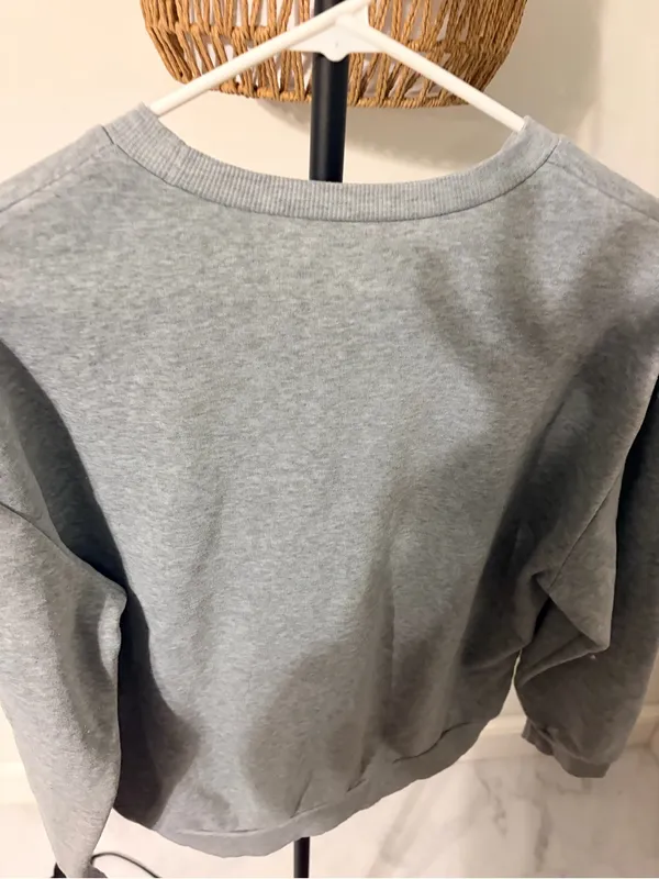 SHEIN Gray Crewneck Sweatshirt with Pink Los Angeles Graphic - Image 5