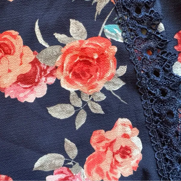 🌺 MILEY + MOLLY Navy Floral Kimono Tie-Front Cardigan – Medium - Image 6