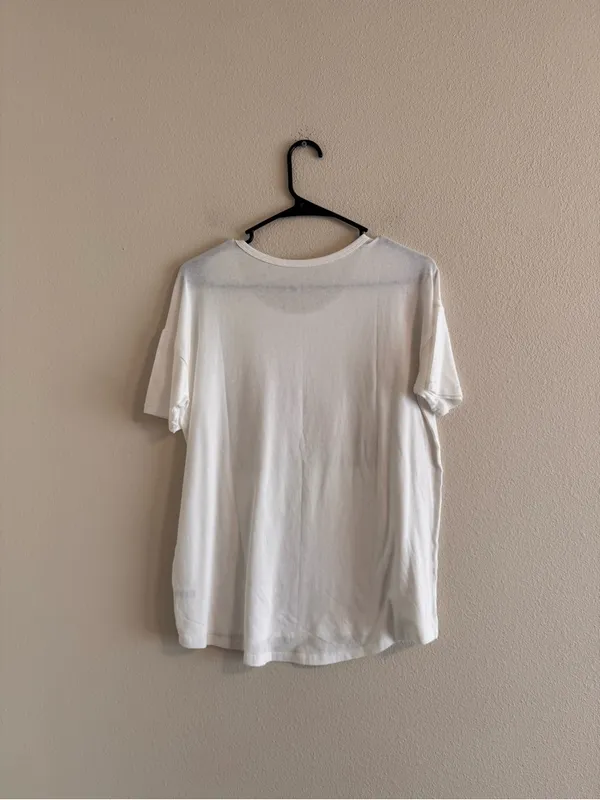 NWT White Graphic Crew Neck T-Shirt - Image 3