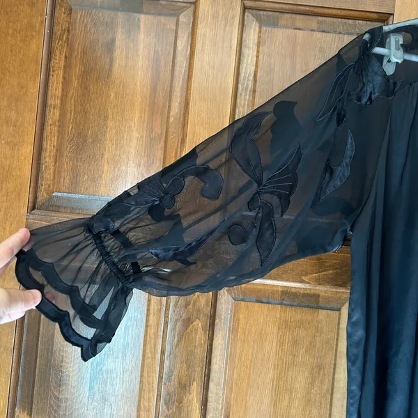 Vtg Natori Black Satin‎ Lounger Gown Sheer Floral Lace Sleeves Small S7207G 90s - Image 6