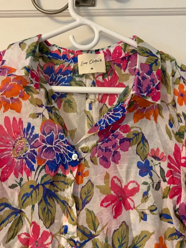 Easy Clothes silk blend sheer floral button up blouse size medium Pink - Image 4