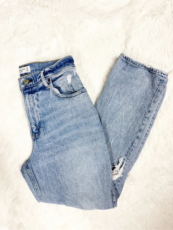 Abercrombie & Fitch Curve Love 90s Straight Jeans Size 6S/28 Distressed - Image 4