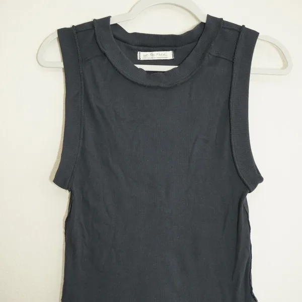 Free People We The Free Size Large Muscle Tank Black Excellent Ribbed Curved Hem Top - Image 2