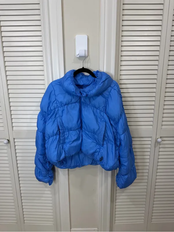 Free People In A Bubble Puffer Jacket - Image 5