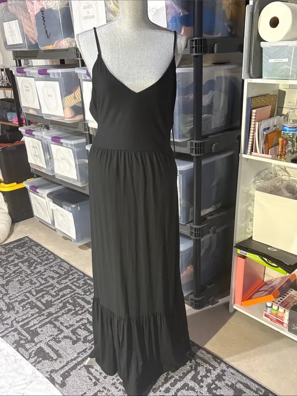 Express V-Neck Back Cutout Tiered Maxi Dress - Size XL - Image 2