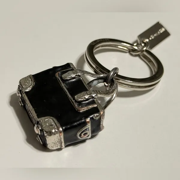 Coach Rare Vintage Collectors Find 3D Gallery Black Tote Keychain - Image 4