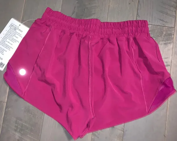 Lululemon Hotty Hot 2.5" Shorts - Image 3