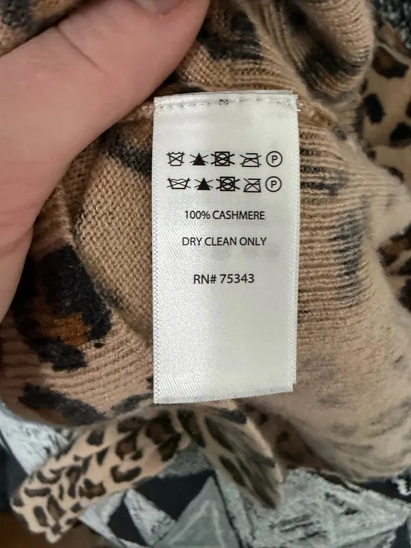 Cynthia Rowley cheetah animal print 2-ply Cashmere sweater size medium. - Image 6