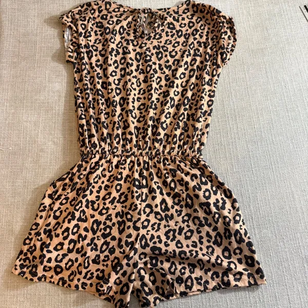 Leopard Print Romper Women Medium Brown Tan Animal‎ Print Short Sleeve Jumpsuit - Image 2