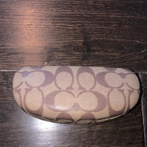 COACH hard shell glasses case - Image 3