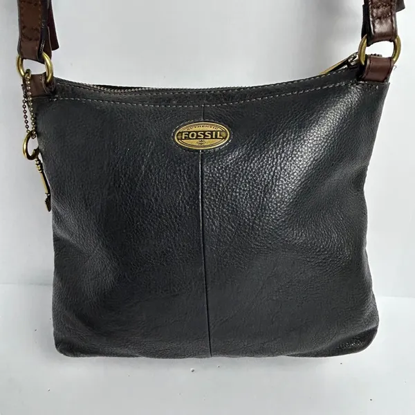 Fossil Vintage Black Leather Crossbody Bag Brown Trim Brass Key Y2K - Image 3