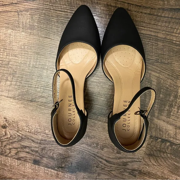 Journee Collection Bettie Faux Leather Padded Insole Mary Janes - Image 2