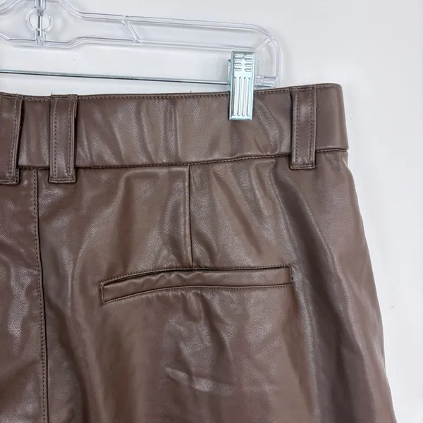 Abercrombie & Fitch Vegan Leather Pleated Short High Rise Structured Brown Large - Image 6