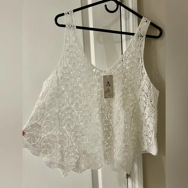 White Lace Crochet Sleeveless Top - Image 2