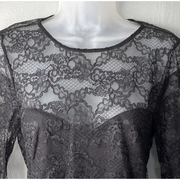 Black Lace Top Size 4 Small Dark Coquette Sheer Witchy Vamp Bell Sleeve Retro - Image 3