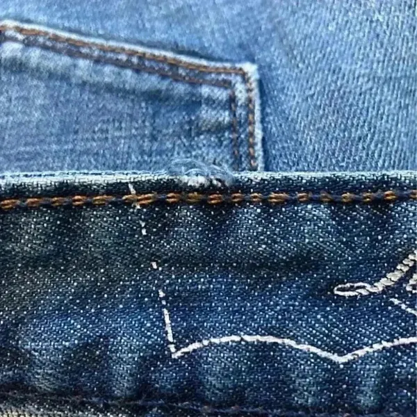 Levi’s jean shorts in size 16R - Image 4