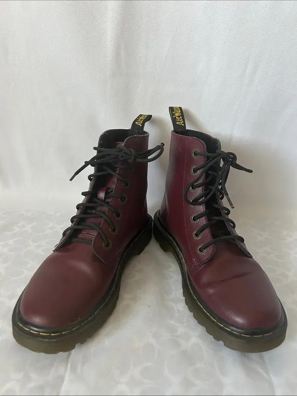 Dr. Martens Leyton Cherry Red Smooth Leather 7 Eye Lace-Up Boots **Size 6** 🍒🍒 - Image 3
