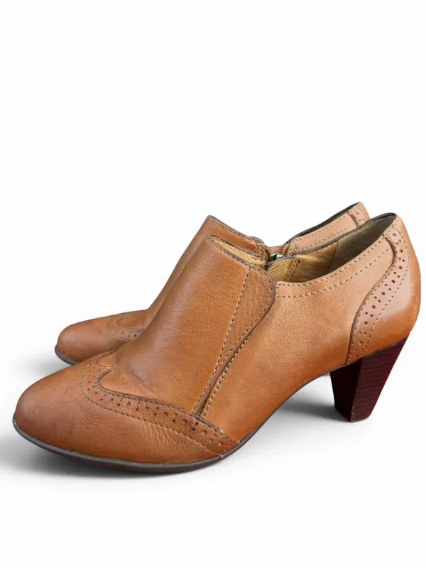 Nurture Haddie Brown Leather Shootie Booties Wingtip Heels‎ Size 7M - Image 3